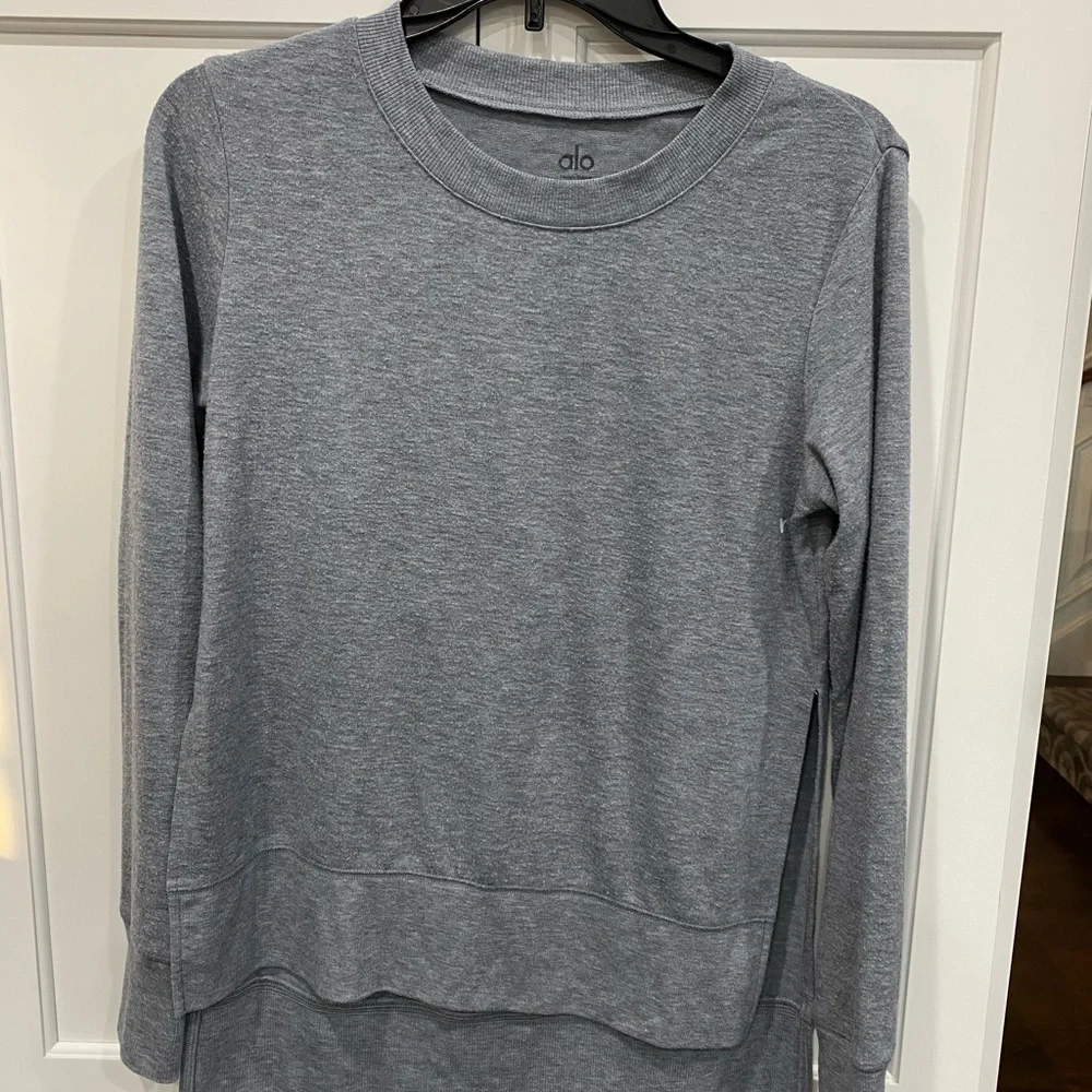ALO NEW Glimpse Long Sleeve Top